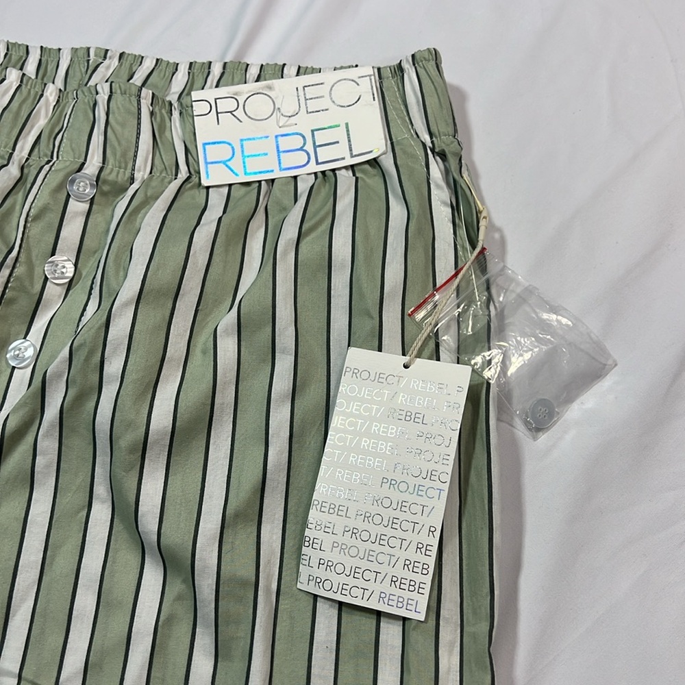 Project rebel pajama pants NWT size M
CLOSET CLEAN OUT SALE! - Picture 2 of 8